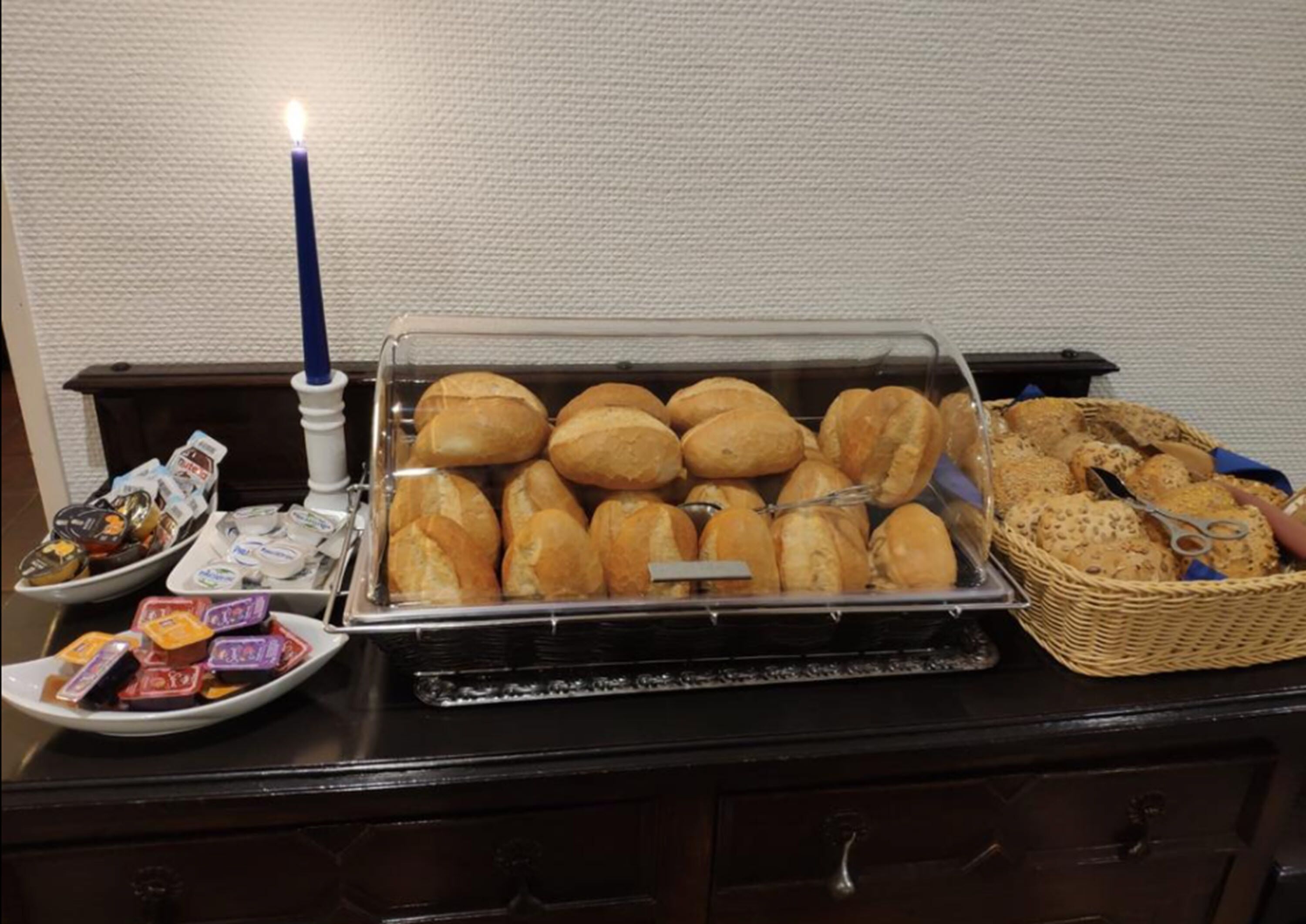 daily buffet breakfast (eur 15 per person)