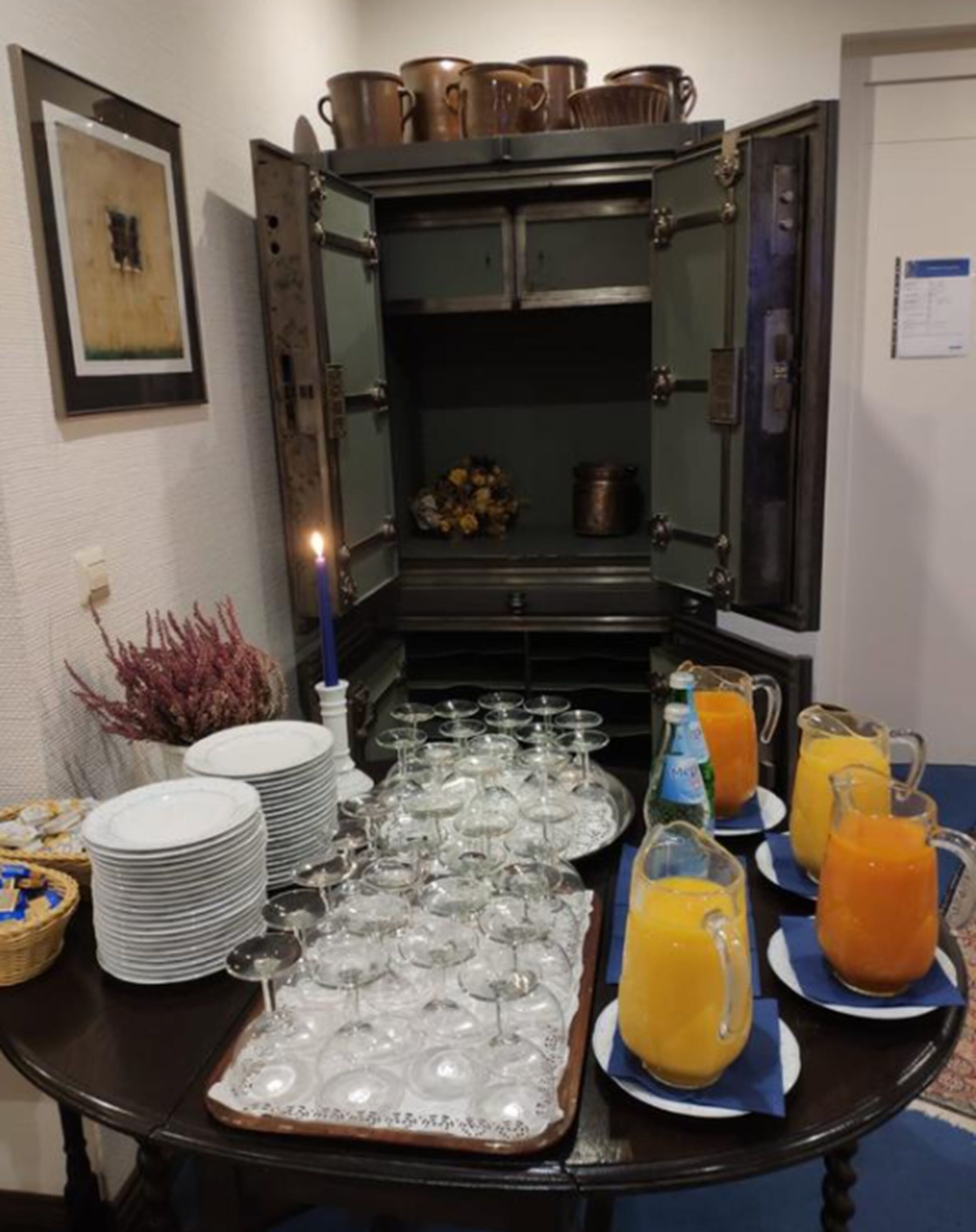 daily buffet breakfast (eur 15 per person)