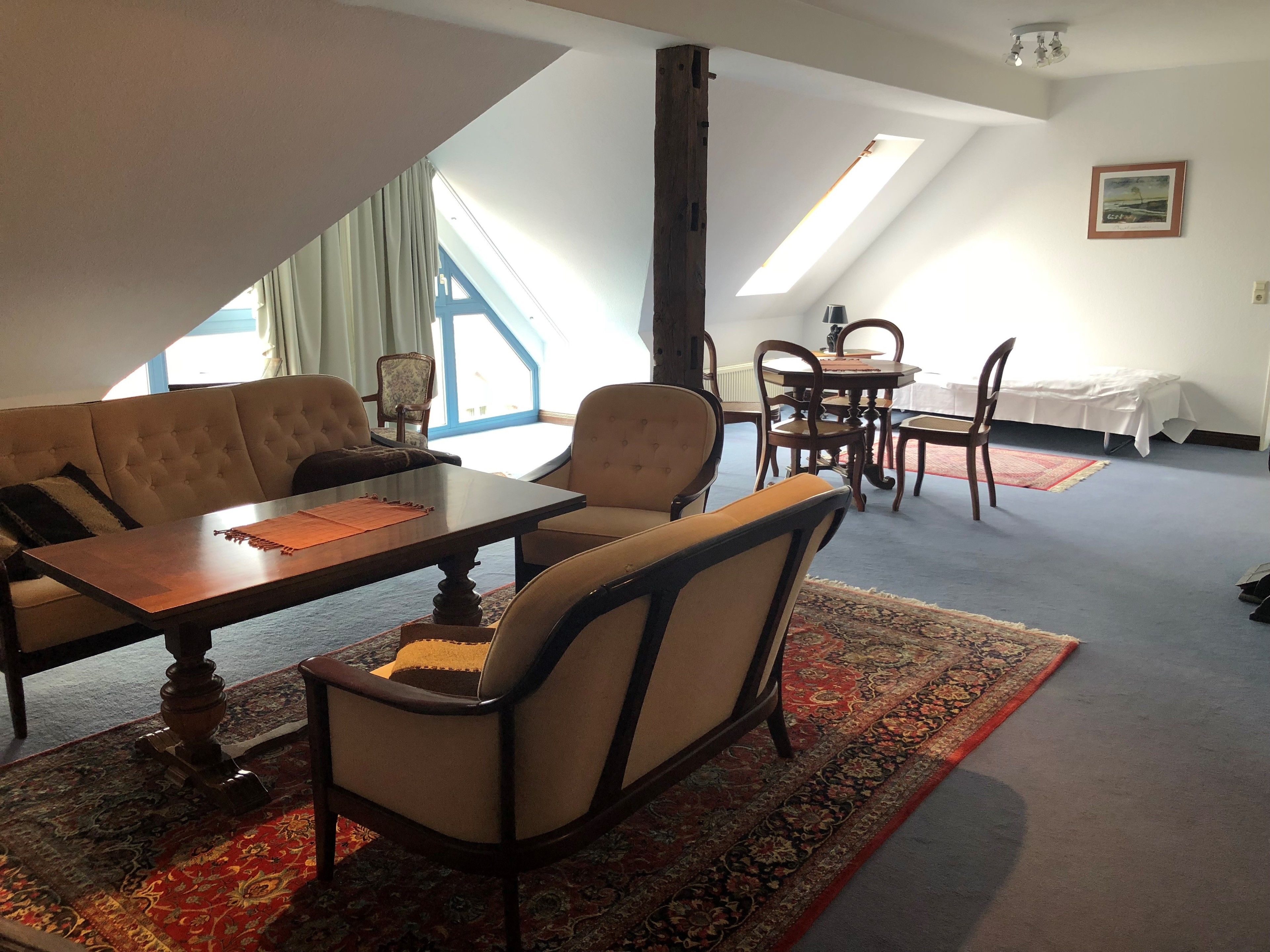 comfort apartment | living area | flat-screen tv