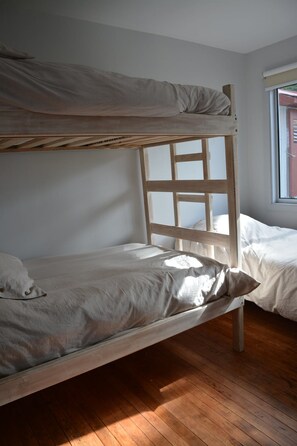 3 slaapkamers, verduisterende gordijnen, gratis wifi, beddengoed