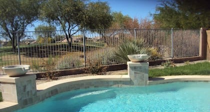 * OFERTAS DE VERANO ** Escénico Campo de golf 3 Bed Home w / piscina privada y jacuzzi