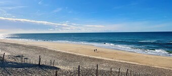 SPACIOUS VILLA 6 PEOPLE WITH HEATED SWIMMING POOL AND WIFI, GOLF AND BEACH WALK.