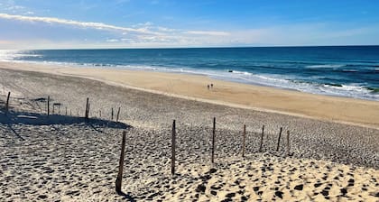 VILLA PISCINE PRIVEE ET CHAUFFEE, SANS VIS A VIS, VELOS FOURNIS, PLAGE A PIED