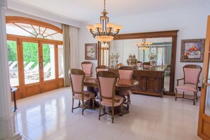 Dining - Villa Sa Coma - A Perfect Retreat for Your Dream Vacation! (Cala Millor)