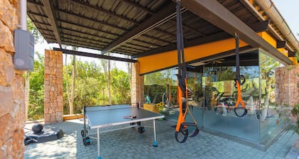 Exclusiva Villa con piscina climatizada, jacuzzi, sauna, gim, y 10000m2 jardín