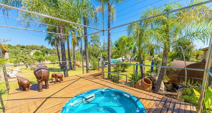 Exclusiva Villa con piscina climatizada, jacuzzi, sauna, gim, y 10000m2 jardín