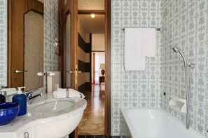 Bathroom - My Home in Como - Vista Duomo (Como)