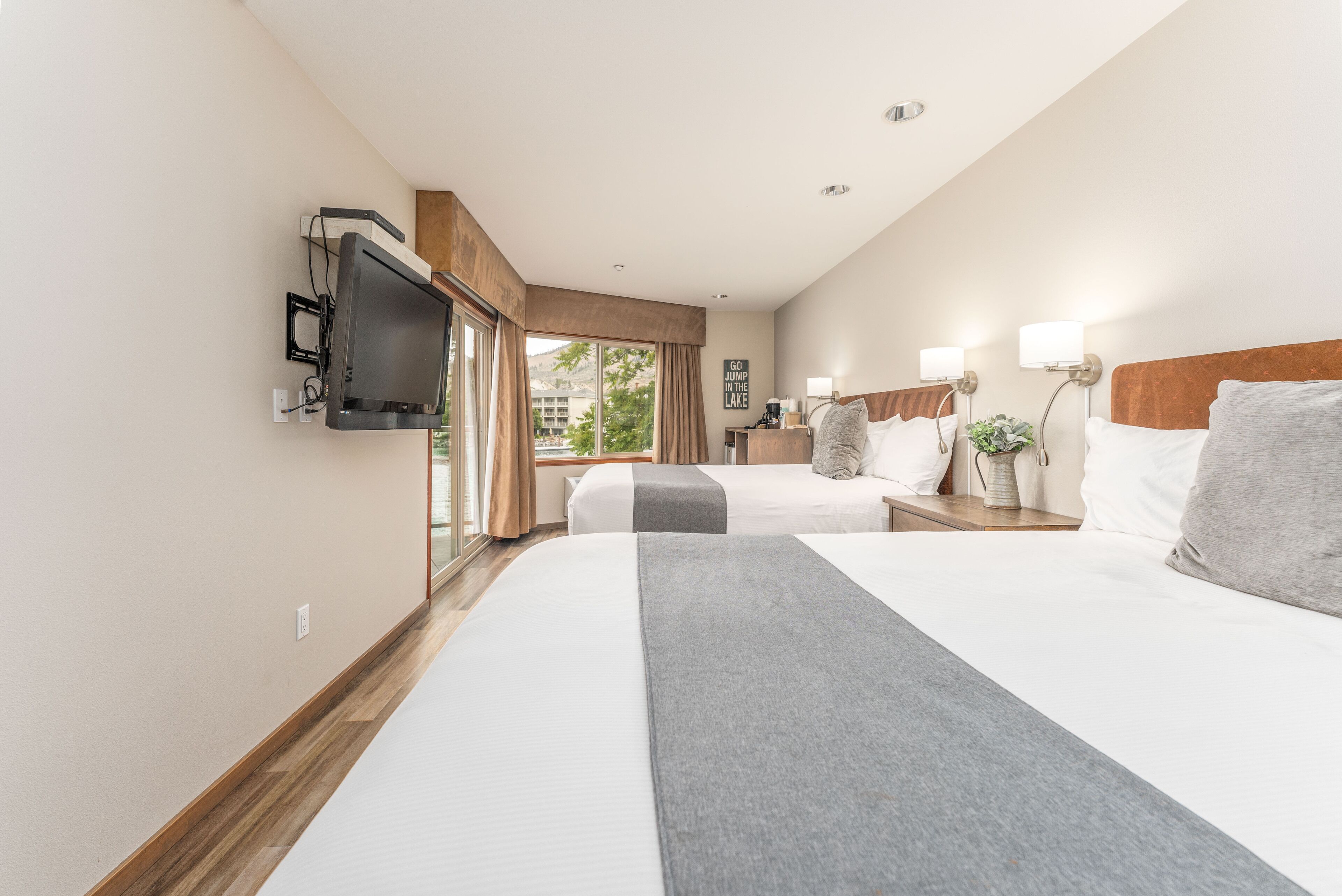 GrandView #724 - Double Queen Suite