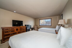 Free WiFi, bed sheets - Grandview #5A -Second-floor condo (no view) (Chelan)