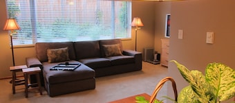 Quiet residential Wallingford Neighborhood Central