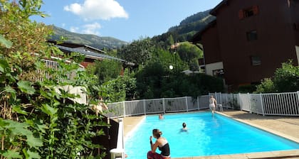 Appart avec piscine, Ă la montagne, balcon terrasse, garage, commerces Ă proximi
