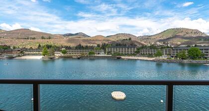 Grandview River View 632! Ylellinen rantahotelli, nukkuu jopa 6!