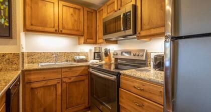 7767 Marriott Mountain Valley Lodge | Ski-in / out Peak 9, Olympic lämmitetty uima-allas!