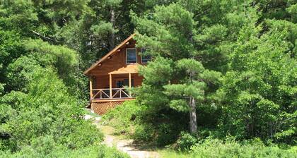 Waterfront Log Home on Quiet Lake - 25 Minutes -Sunday River Ski