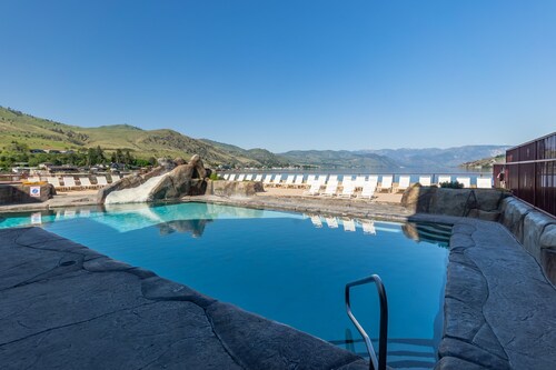 Grandview 644 Waterfront condo on Lake Chelan