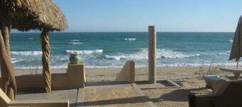 ALL 4 Master Bedrooms Are Beachfront with King Beds, Remodeled in 2021