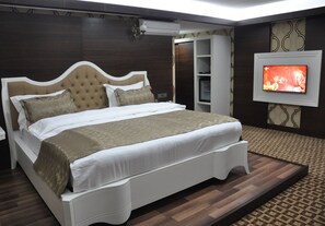 Minibar, desk, blackout drapes, soundproofing - Alemdar Otel (Erzincan)