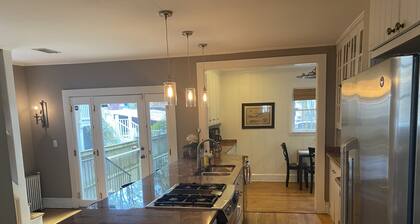 Sophisticated Charmer with Parking & Views of the USNA Chapel Dome