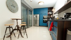 Deluxe Apartment, 3 Bedrooms | Private kitchen - Museum Residence Brand New Apt (Jerusalem)