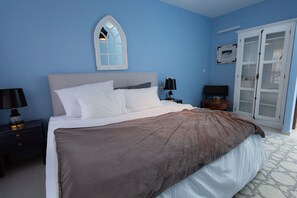 Deluxe-huoneisto, 3 makuuhuonetta | 3 makuuhuonetta, silitysrauta/-lauta, ilmainen Wi-Fi, vuodevaatteet