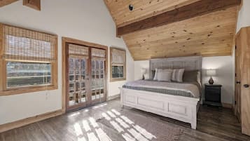 5 bedrooms, iron/ironing board, free WiFi, bed sheets