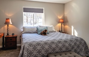 3 bedrooms, in-room safe, desk, iron/ironing board