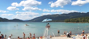 Best of Whitefish 2018-25 - 5 star reviews! 3 Bedrooms 5 mins 2 WF! 30 to GNP!