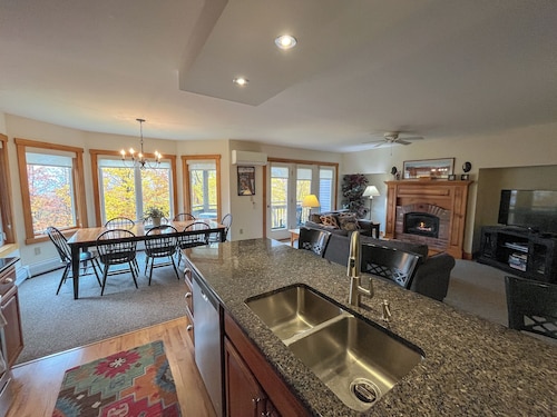 Spacious ski-in, ski-out 2-BR Jay Peak Village Condo, right on trail. A/C incl.!