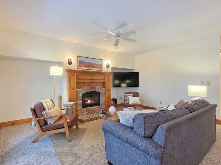 Spacious Ski-in, Ski-out 2-br Jay Peak Village Condo, Right On Trail. A/c Incl.! - Vermont