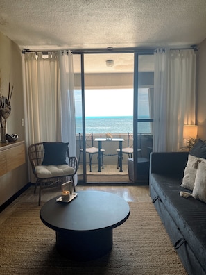 Smart TV, books - CANCUN BEACHFRONT CONDOS - GREAT VIEWS (Cancun)