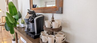 Private 20 Acres-HotTub-Pool-Overlooks-Family Reunions-Micro Weddings!