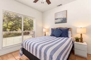 4 bedrooms, WiFi, bed sheets