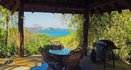 Fantastische Ocean View Home auf 2 Hektar - 300 Schritte vom Strand entfernt