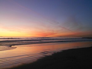 Beach nearby, sun-loungers, beach towels