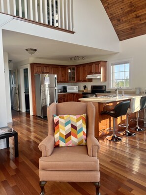 Interior - Gorgeous Private Chalet on 10 acres (Belfast)