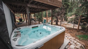 Bain à remous extérieur