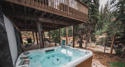 Entire 7BR House on Gore Creek · Walk to Both Villages · Hot Tub · Sleeps 16