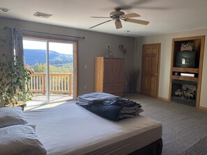 3 bedrooms, travel crib, free WiFi