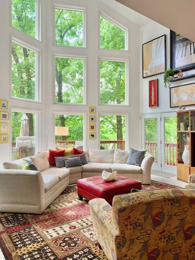Vibrant, Secluded & Family-Friendly Retreat - w/Game Room and Amazing Views