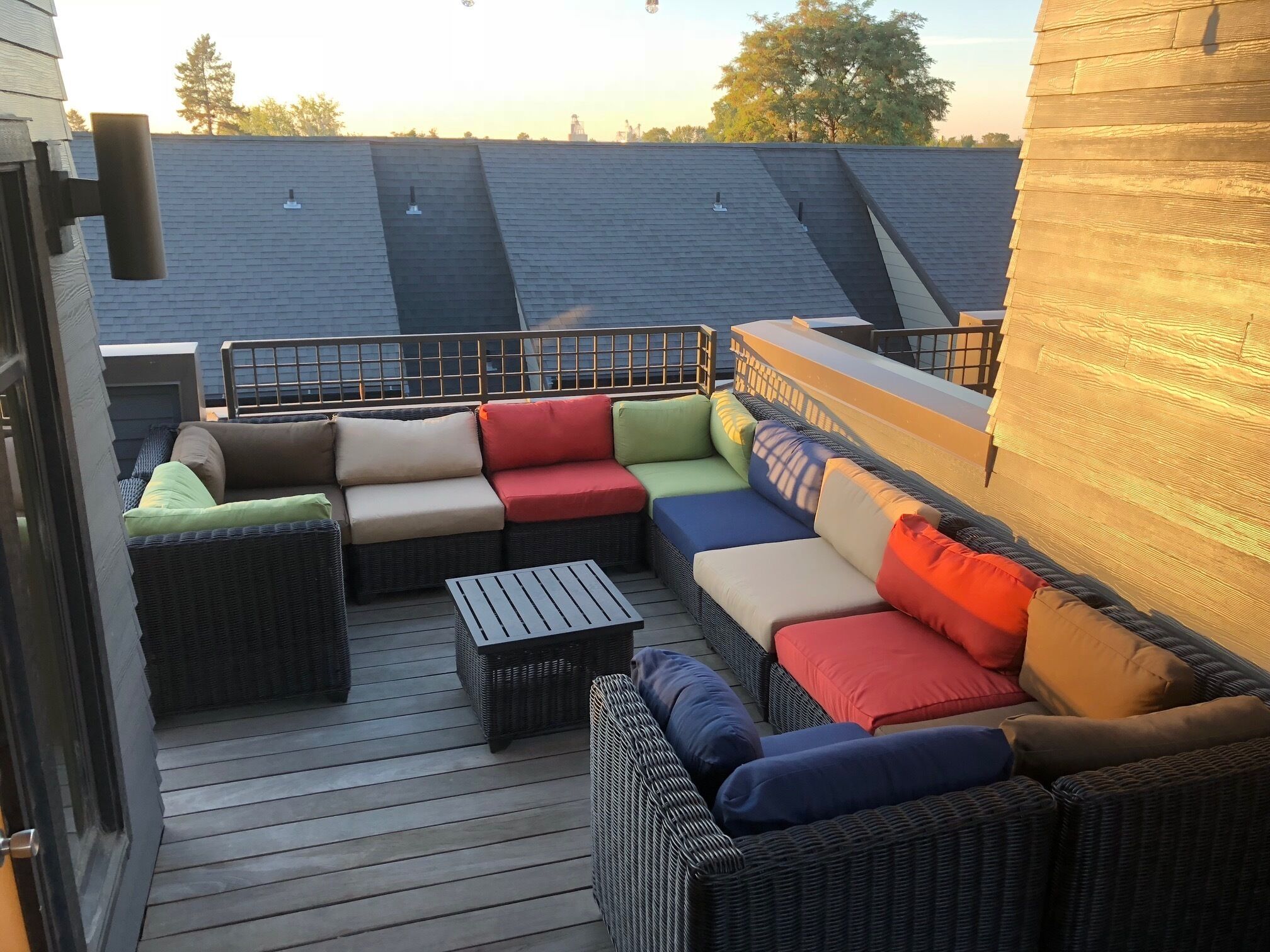 3BR/3.5BA Modern Downtown Townhome on Mill Creek with Stunning Rooftop Deck