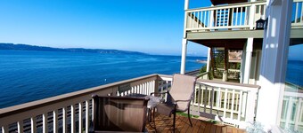 3, 6 or 12 month options, close to Seattle, dining, shopping-Waterfront beauty