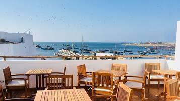 Spécialités Cuisine locale et internationale