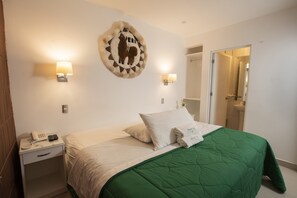 Superior Double Room, 1 Queen Bed, Private Bathroom | Desk, soundproofing, iron/ironing board, free WiFi - Hotel Riviera Inka Paracas (Paracas)