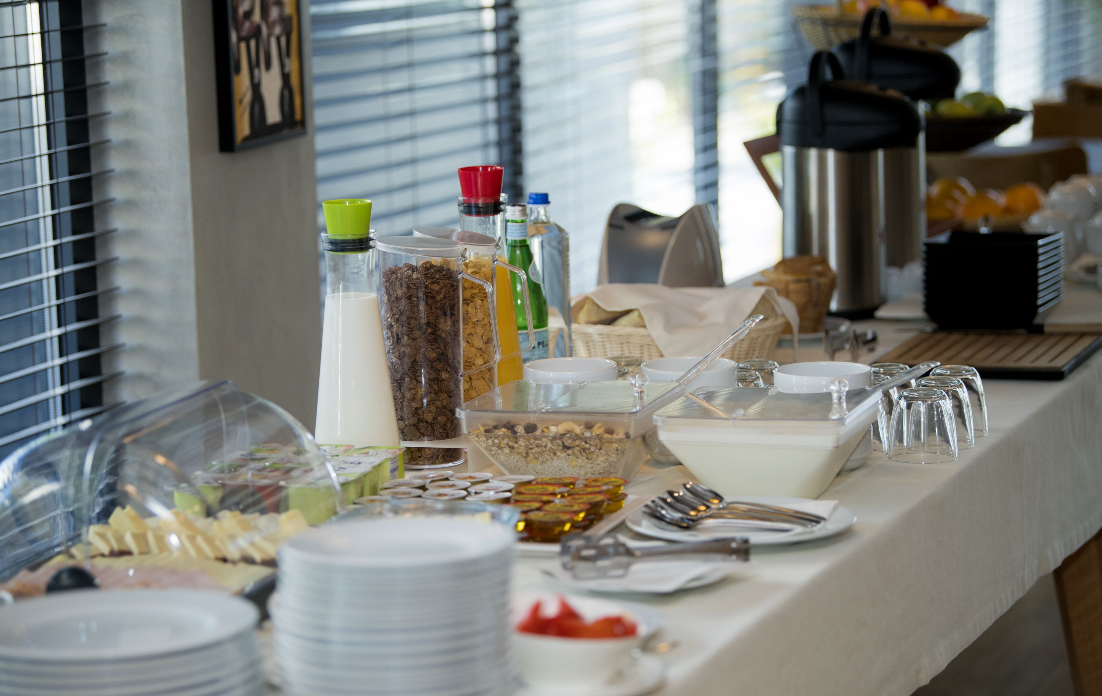 free daily cooked-to-order breakfast