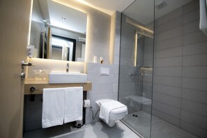 Deluxe Room, 1 Bedroom, City View | Bathroom | Shower, eco-friendly toiletries, hair dryer, slippers - City Inn (Pristina)