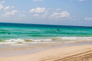 On the beach - 2 bedroom 2 bath apt in South Beach (Miami Beach)
