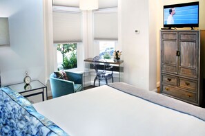 4 bedrooms, desk, iron/ironing board, free WiFi