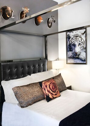 4 bedrooms, desk, iron/ironing board, free WiFi
