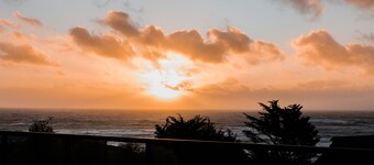 New Home w Expansive Ocean and Sunset Views, Steps to the Seal Cove Beach