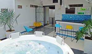 Indoor spa tub